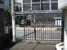 スチール製門扉の交換